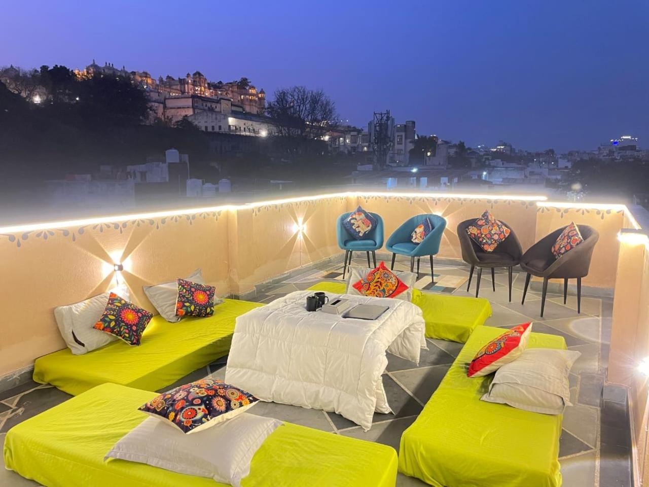 Funky Backpackers Hotel Udaipur Exterior photo