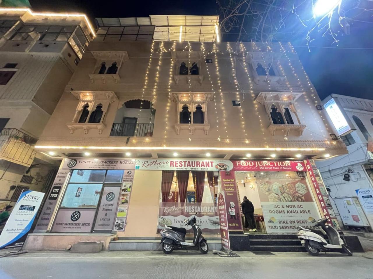 Funky Backpackers Hotel Udaipur Exterior photo