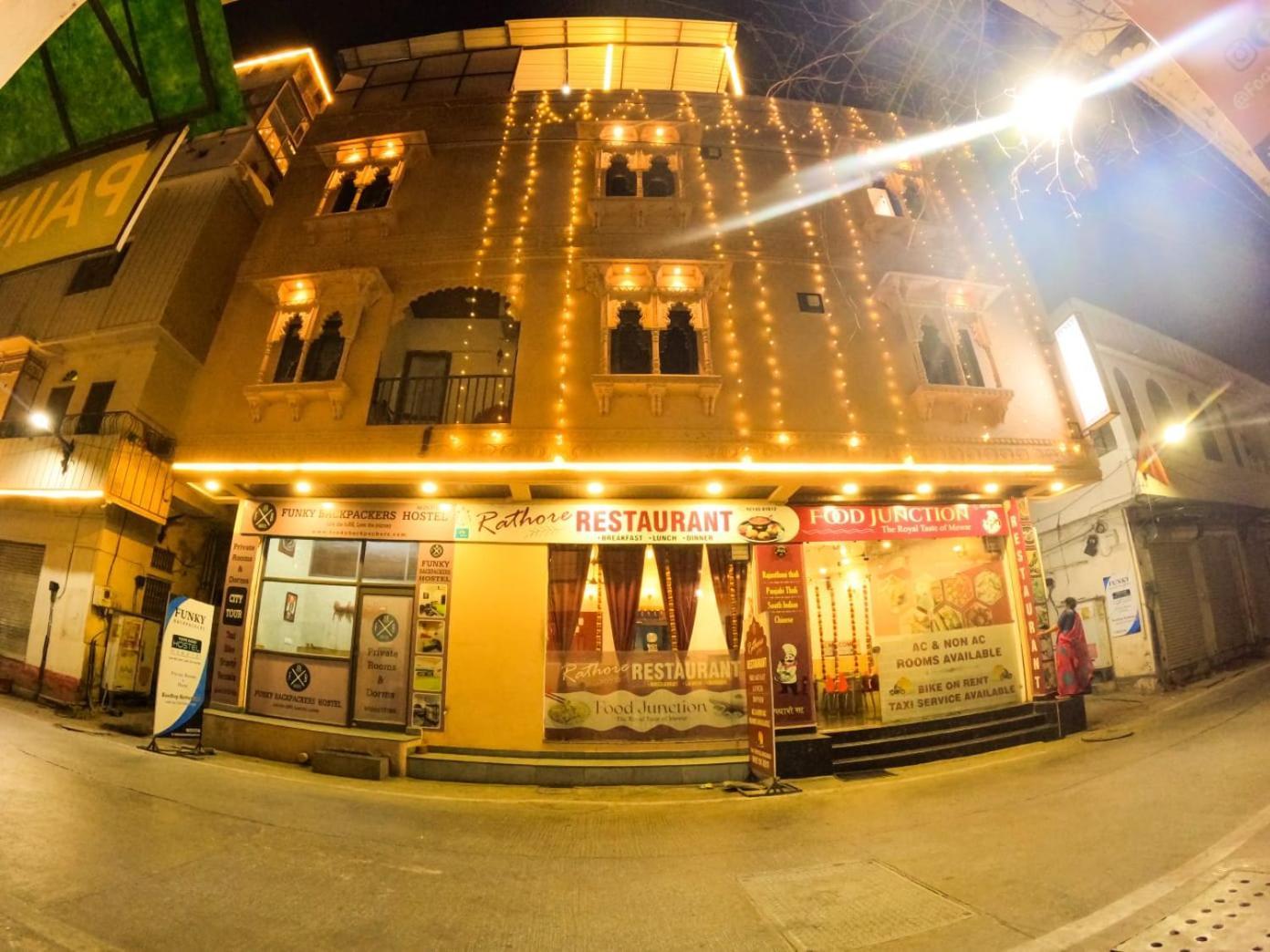 Funky Backpackers Hotel Udaipur Exterior photo
